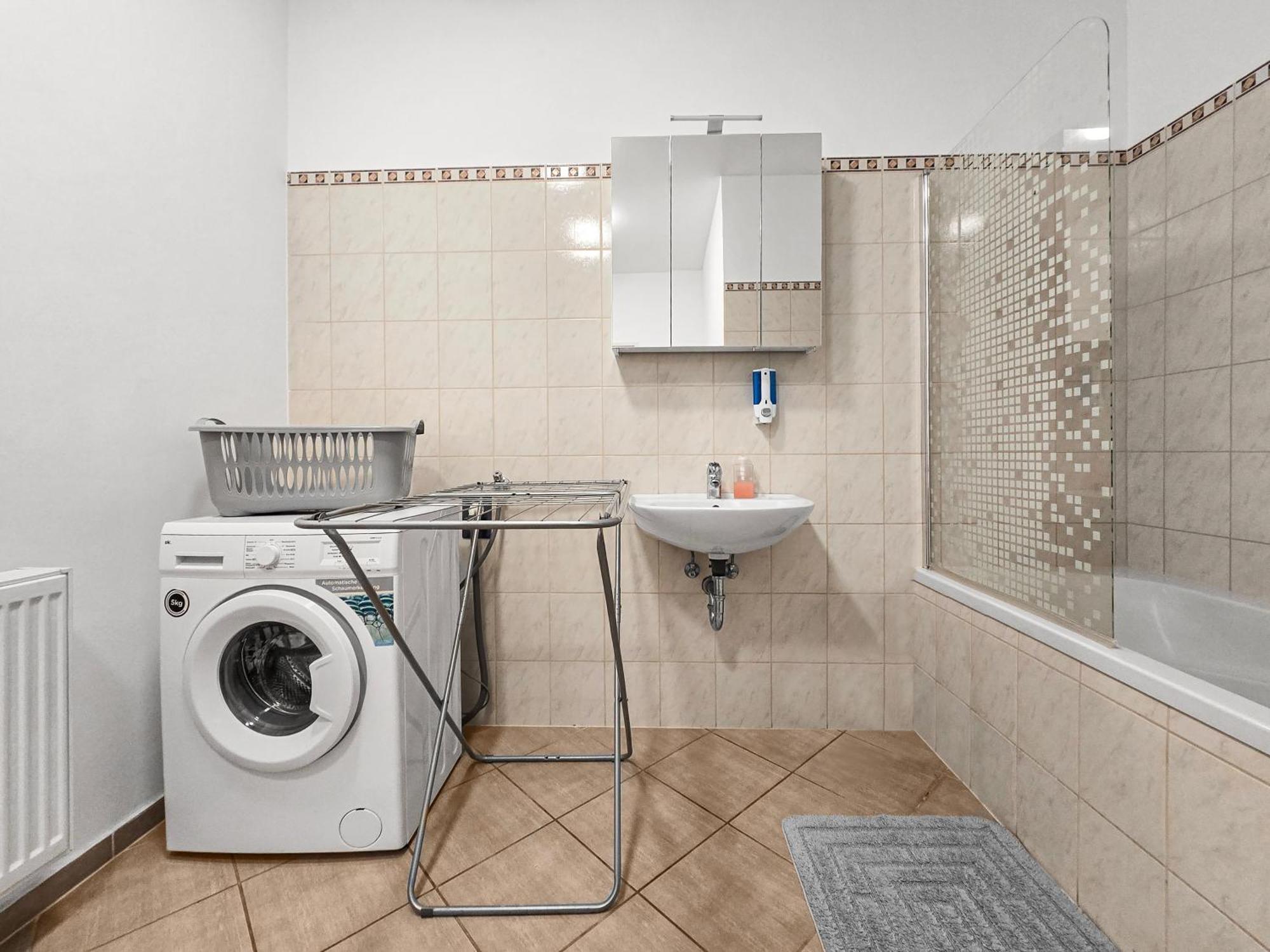 Modern Three-Bedroom, Triple King Beds Wien Ngoại thất bức ảnh